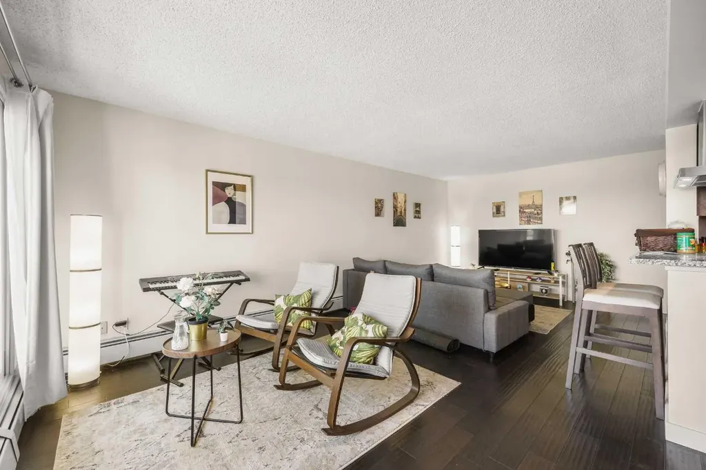 4455D Greenview Drive NE Calgary AB T2E 6M1