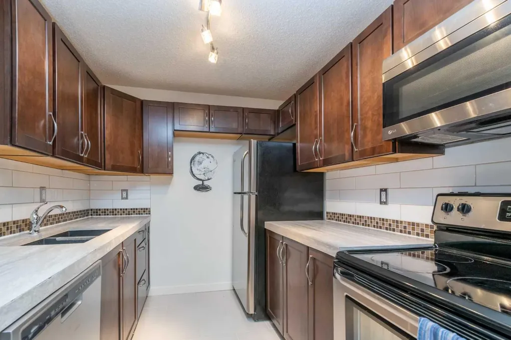 1735 11 Avenue SW Calgary AB T3C3S9
