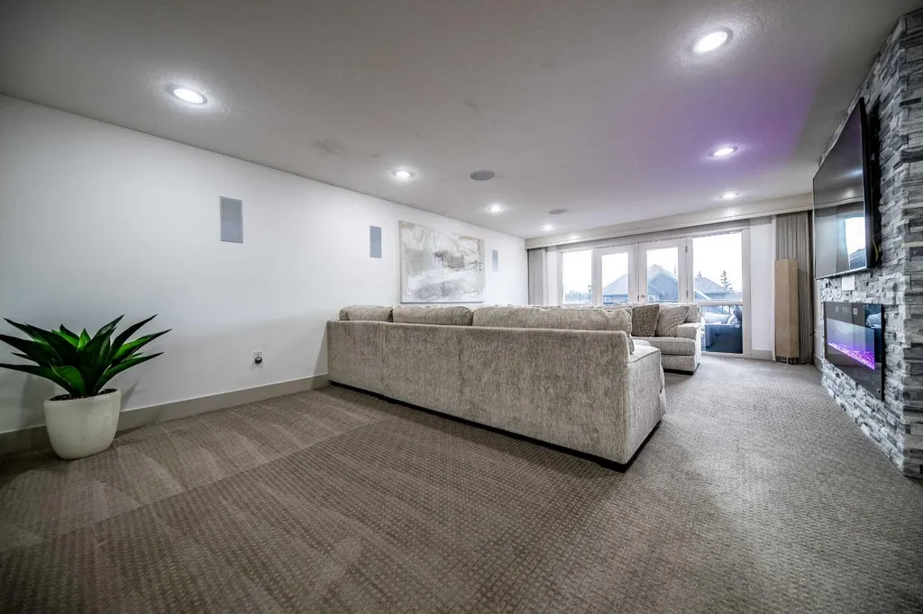 8830 60 Avenue Grande Prairie AB T8W0J9