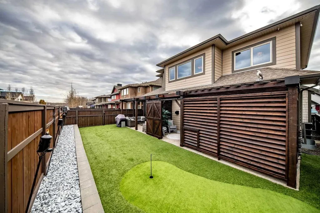 8830 60 Avenue Grande Prairie AB T8W0J9