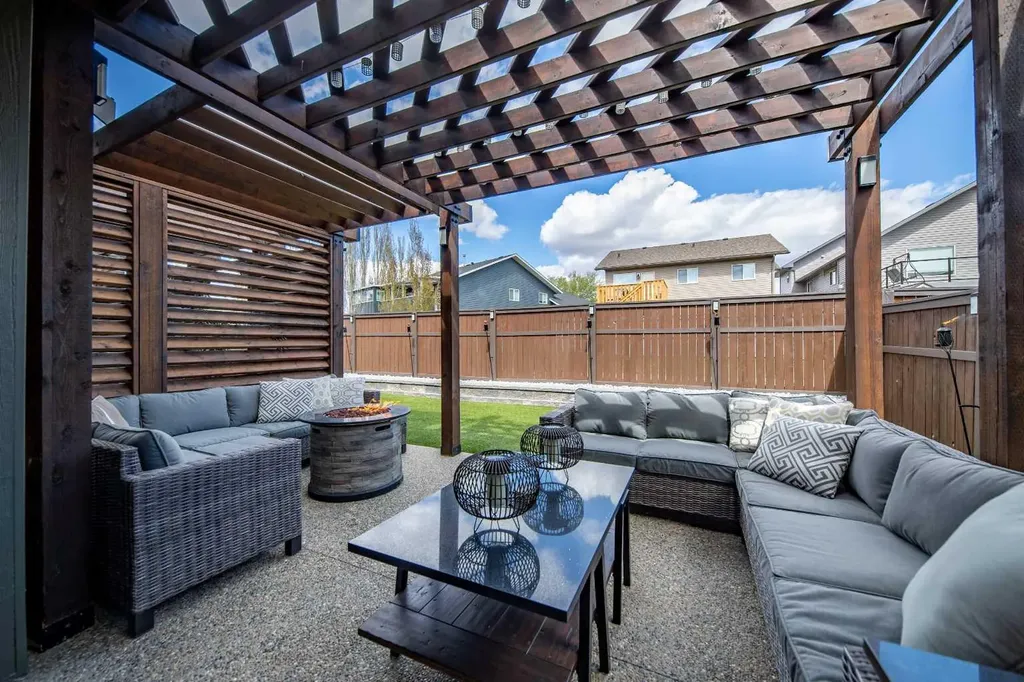 8830 60 Avenue Grande Prairie AB T8W0J9