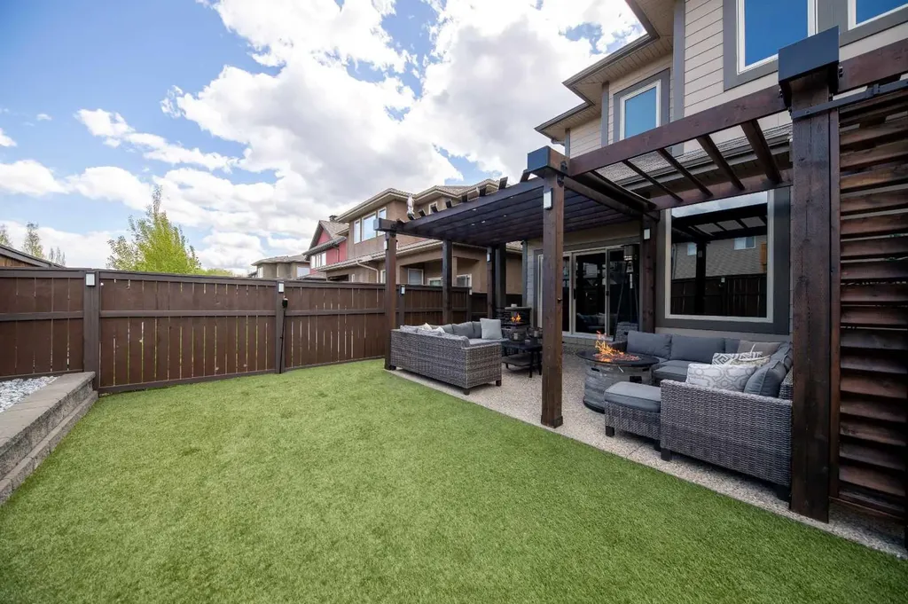 8830 60 Avenue Grande Prairie AB T8W0J9
