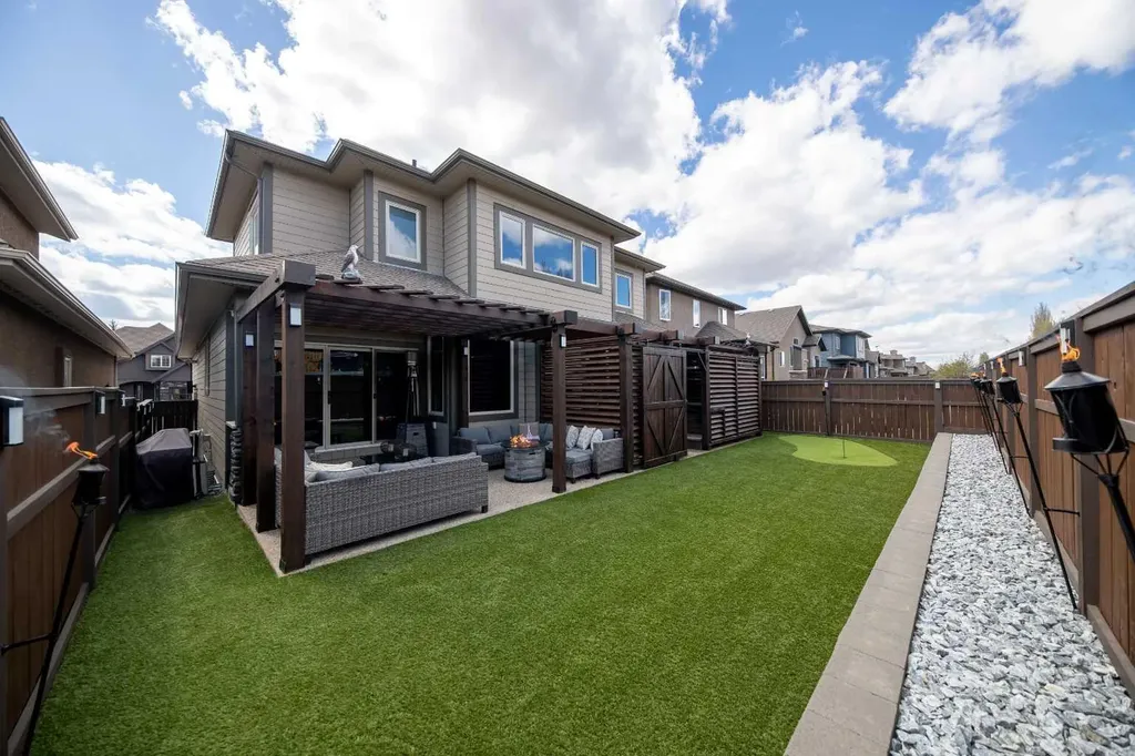 8830 60 Avenue Grande Prairie AB T8W0J9