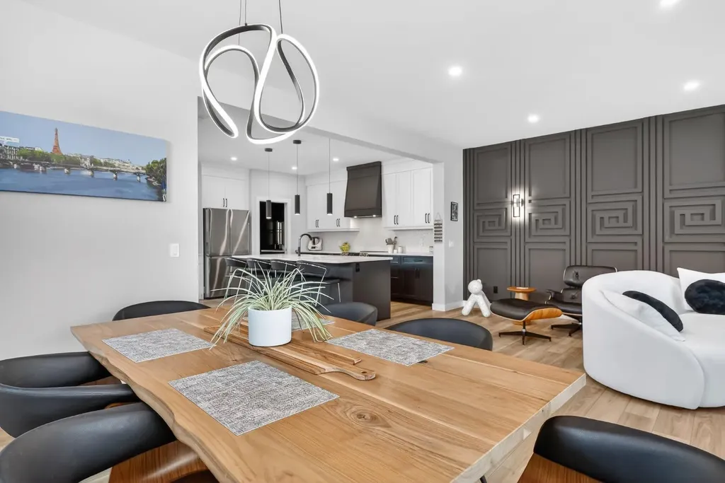 11 Cranbrook Gardens SE Calgary AB T3M 2X5