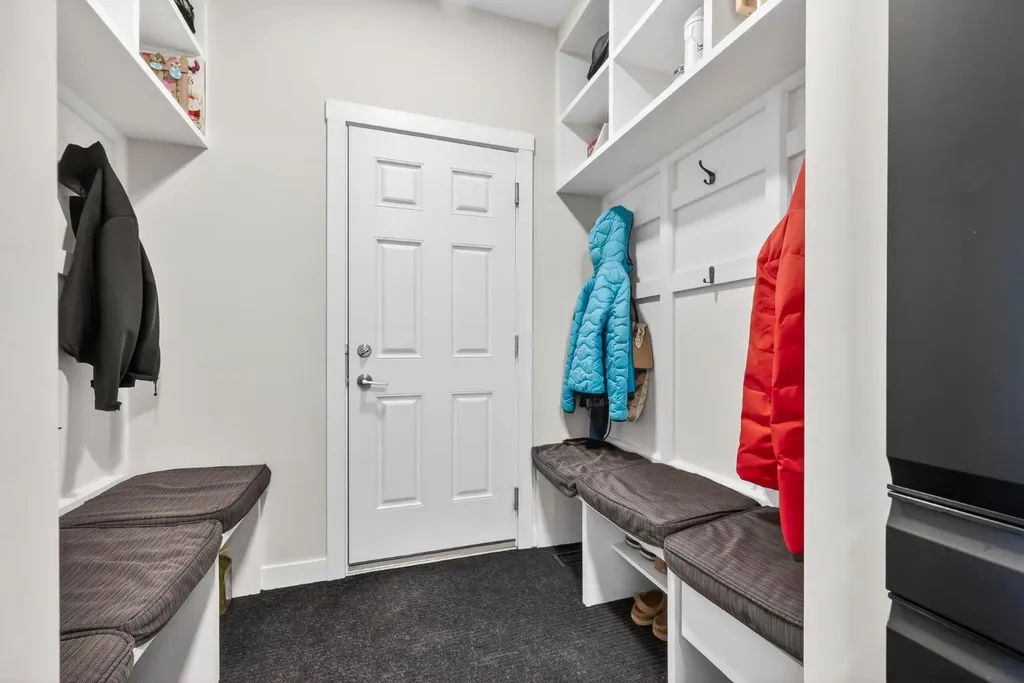 11 Cranbrook Gardens SE Calgary AB T3M 2X5
