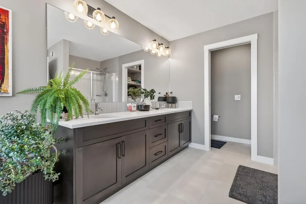 11 Cranbrook Gardens SE Calgary AB T3M 2X5