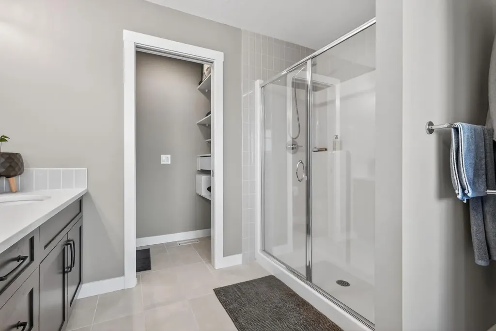 11 Cranbrook Gardens SE Calgary AB T3M 2X5
