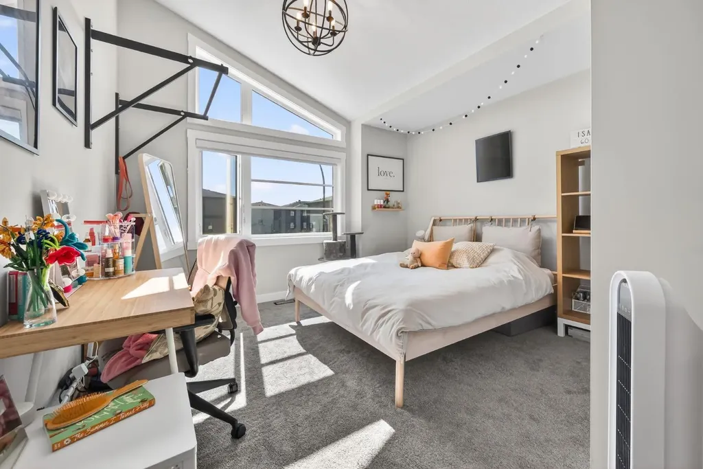 11 Cranbrook Gardens SE Calgary AB T3M 2X5