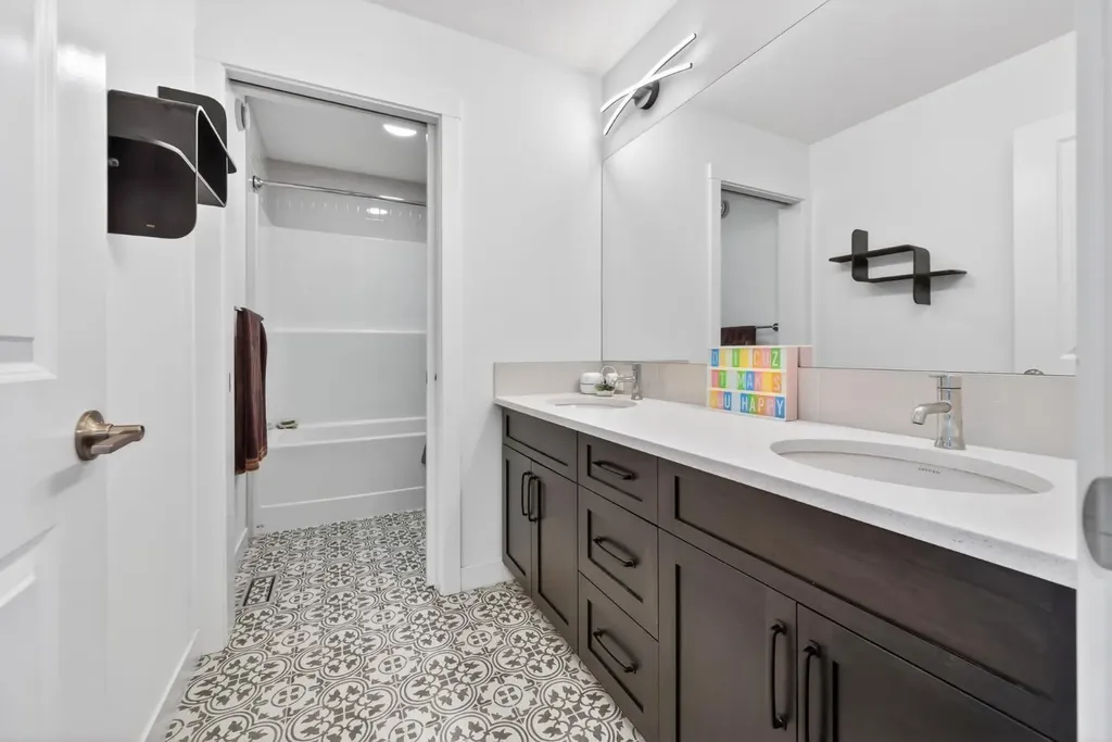 11 Cranbrook Gardens SE Calgary AB T3M 2X5