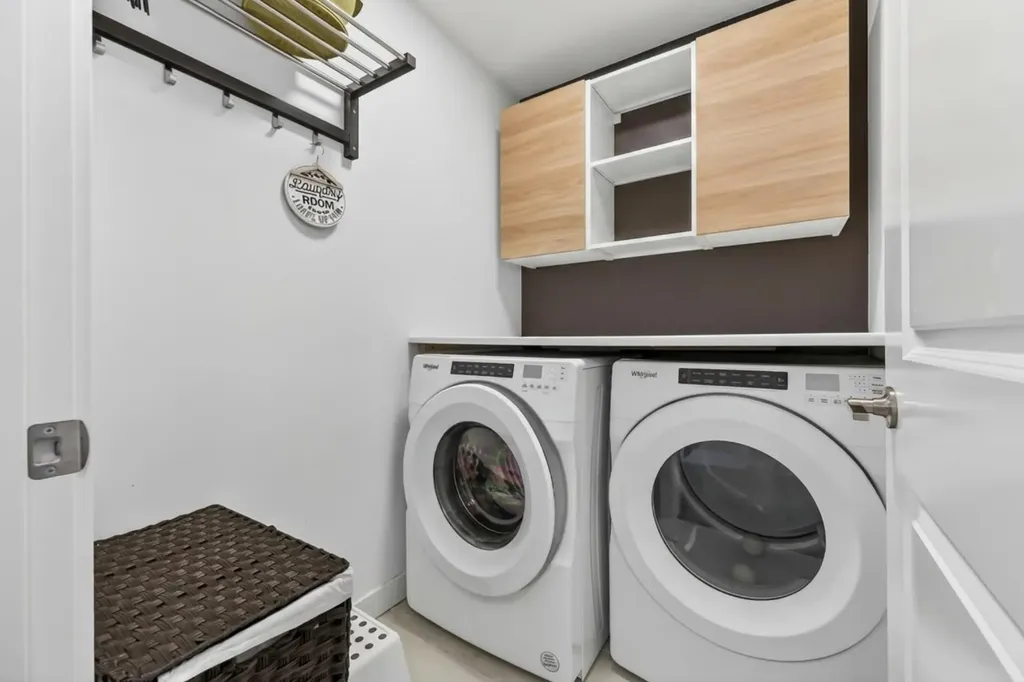 11 Cranbrook Gardens SE Calgary AB T3M 2X5