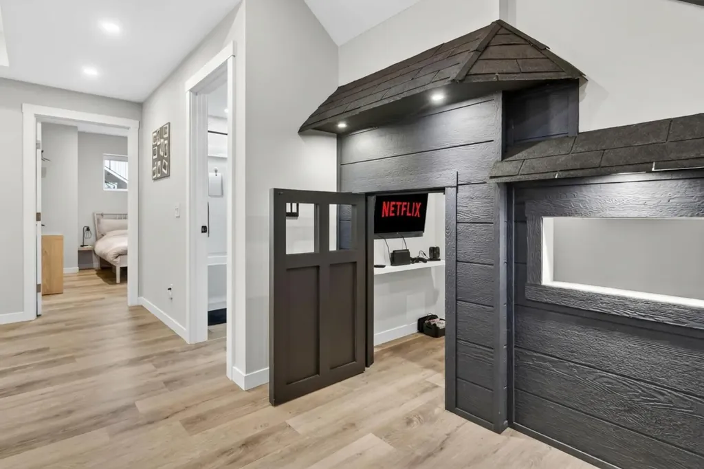 11 Cranbrook Gardens SE Calgary AB T3M 2X5
