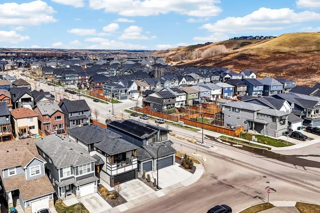 11 Cranbrook Gardens SE Calgary AB T3M 2X5