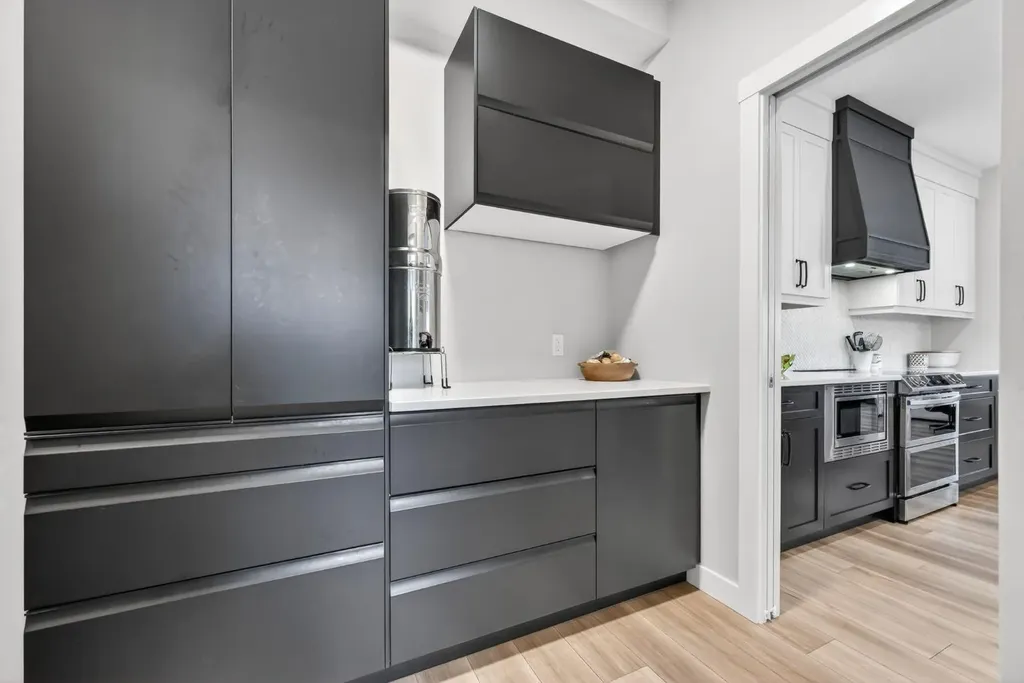 11 Cranbrook Gardens SE Calgary AB T3M 2X5