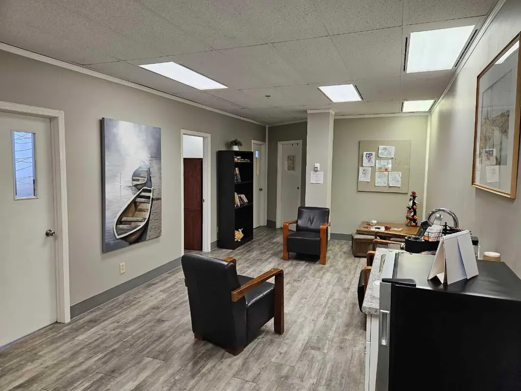 9804 100 Avenue Grande Prairie AB T8V 0T8