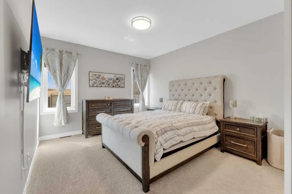 31 Vanson Close Sylvan Lake AB T4S0M3
