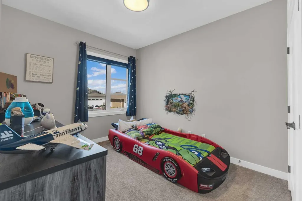 31 Vanson Close Sylvan Lake AB T4S0M3