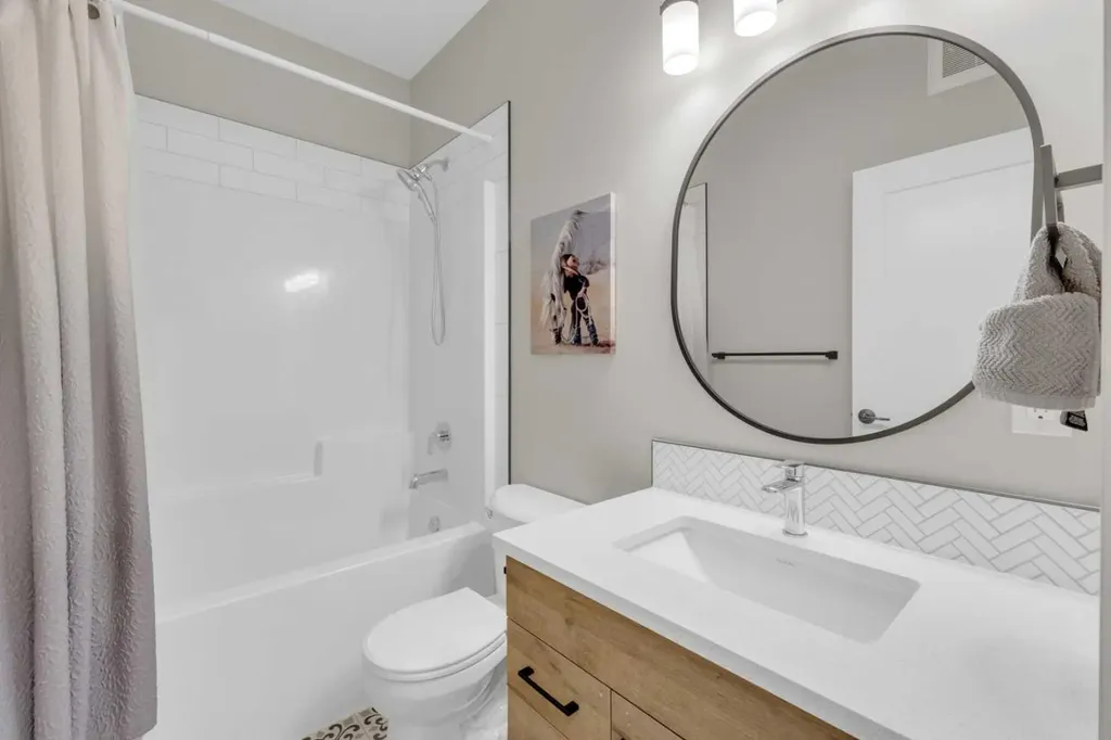 31 Vanson Close Sylvan Lake AB T4S0M3
