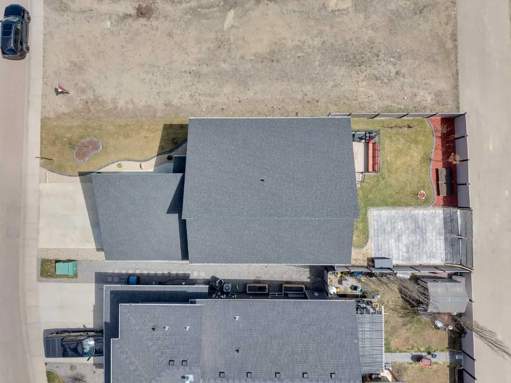 31 Vanson Close Sylvan Lake AB T4S0M3