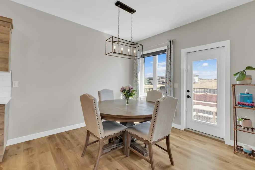 31 Vanson Close Sylvan Lake AB T4S0M3
