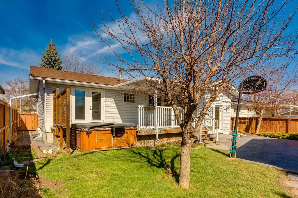 367 Acadia Drive SE Calgary AB T2J 0A6