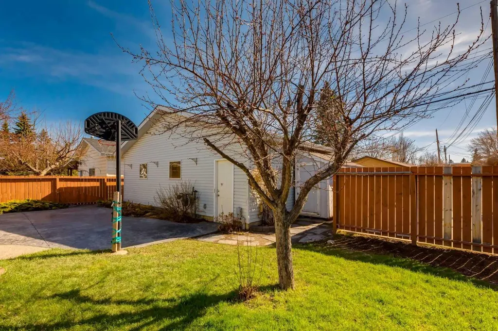367 Acadia Drive SE Calgary AB T2J 0A6