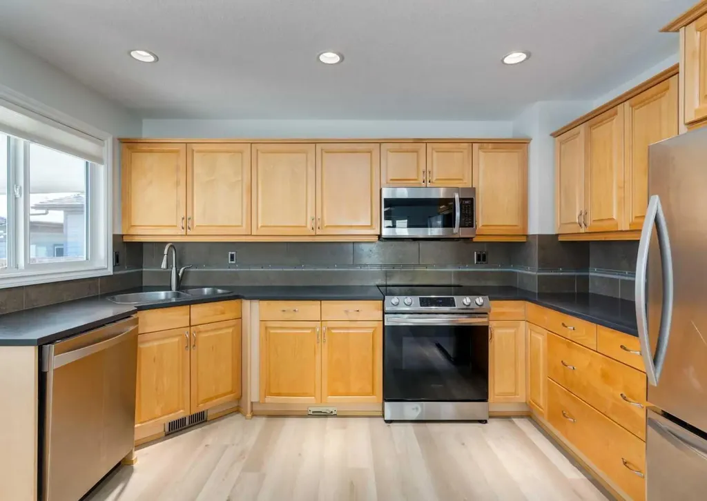 367 Acadia Drive SE Calgary AB T2J 0A6