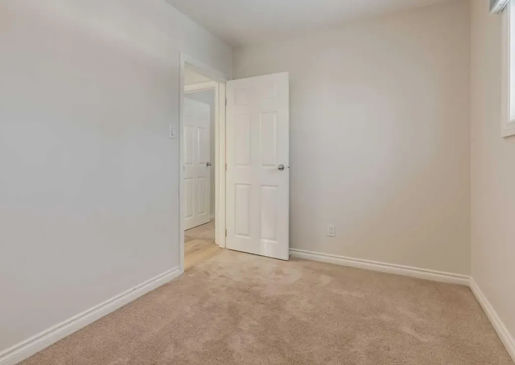 367 Acadia Drive SE Calgary AB T2J 0A6