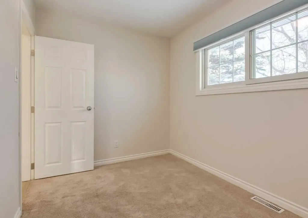 367 Acadia Drive SE Calgary AB T2J 0A6