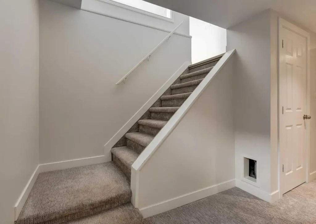 367 Acadia Drive SE Calgary AB T2J 0A6