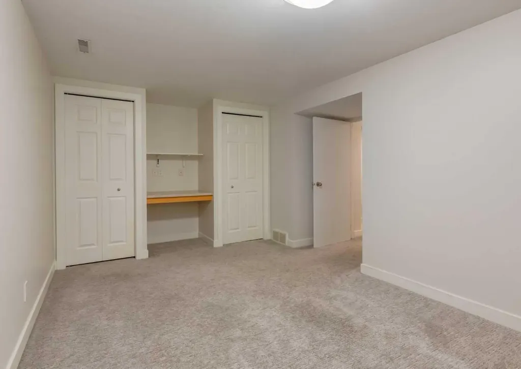 367 Acadia Drive SE Calgary AB T2J 0A6