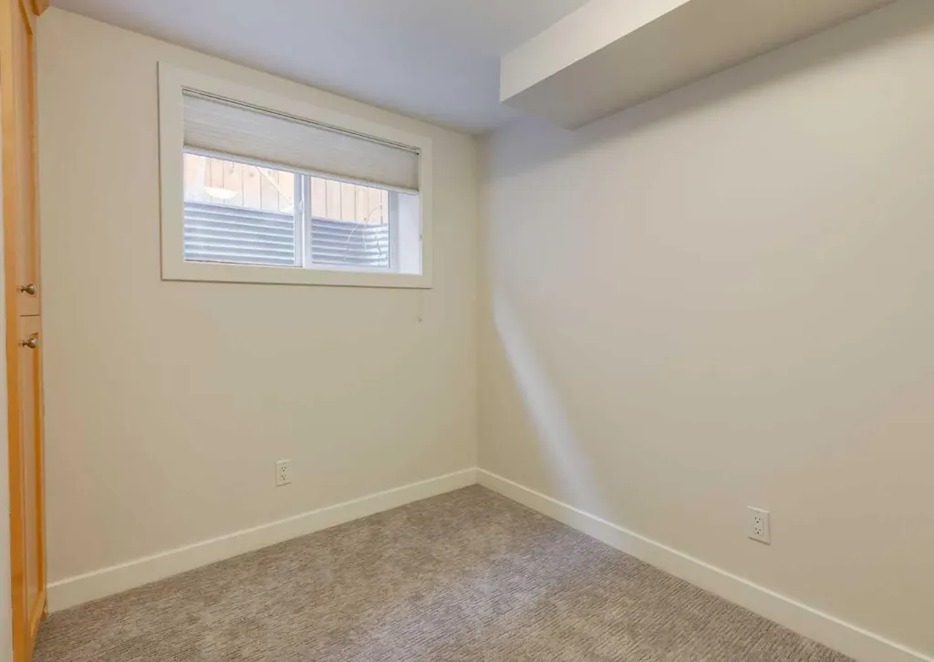 367 Acadia Drive SE Calgary AB T2J 0A6
