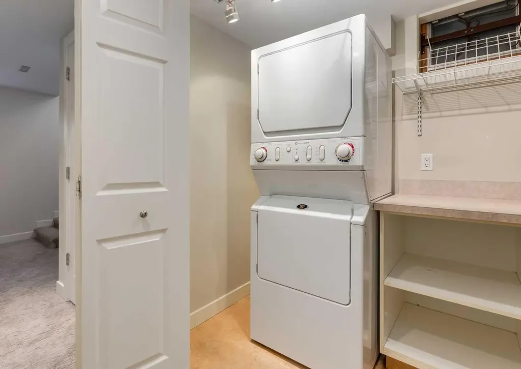 367 Acadia Drive SE Calgary AB T2J 0A6