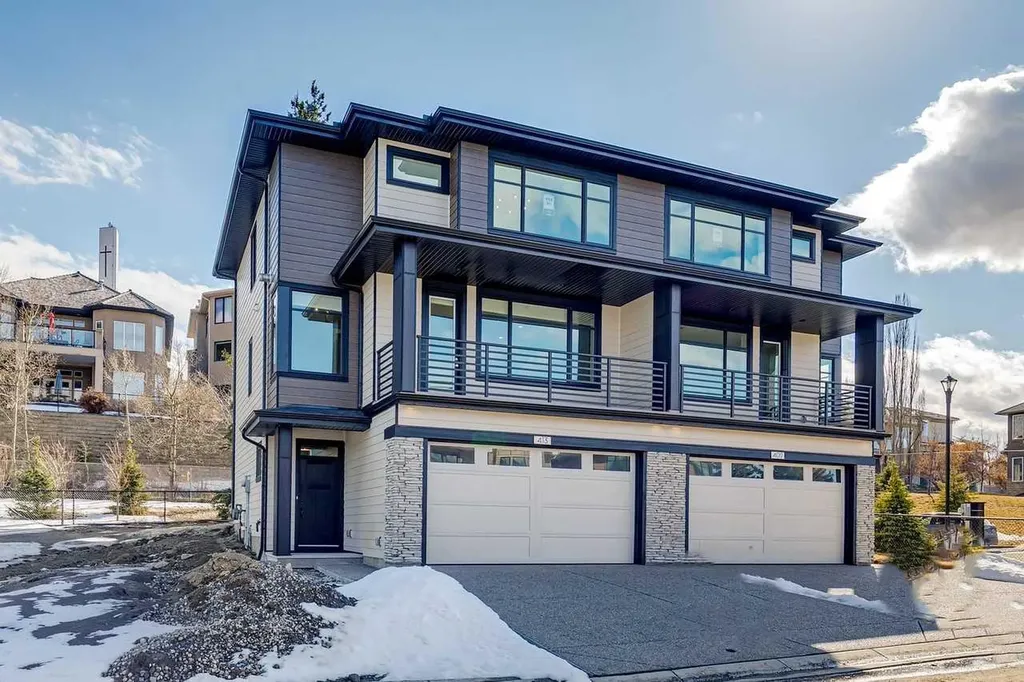 413 Shawnee Terrace SW Calgary AB T2Y 0X5