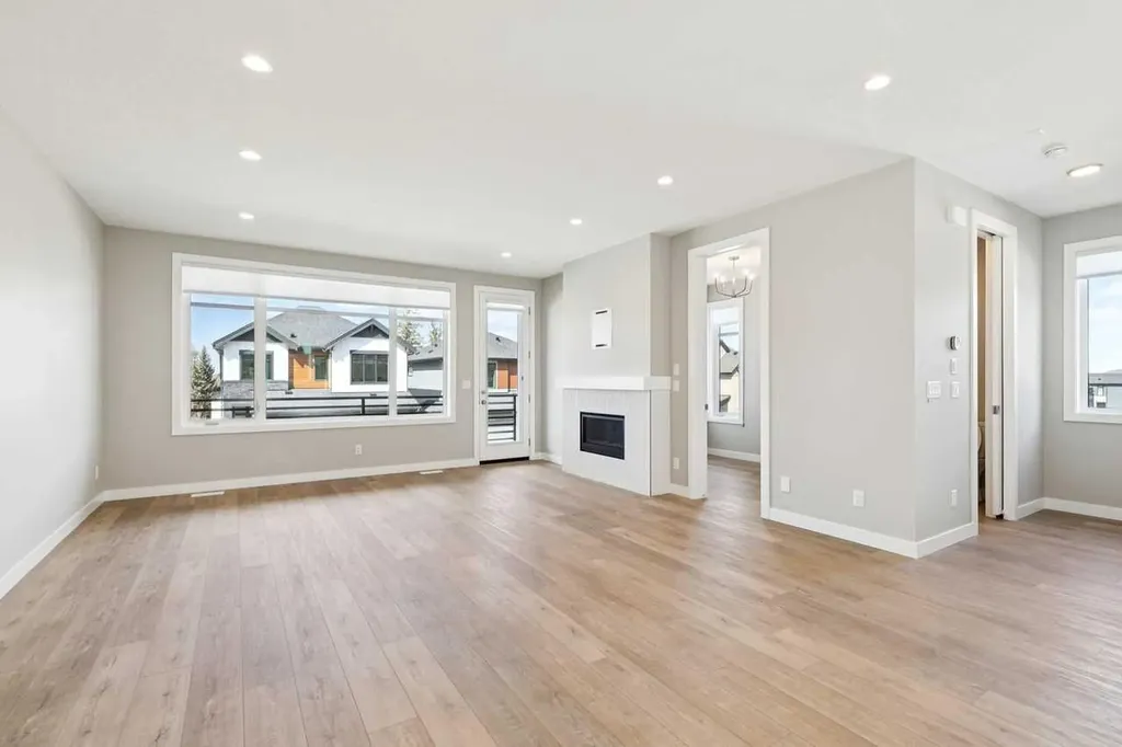 413 Shawnee Terrace SW Calgary AB T2Y 0X5