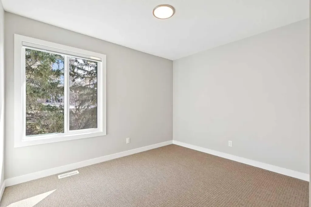 413 Shawnee Terrace SW Calgary AB T2Y 0X5