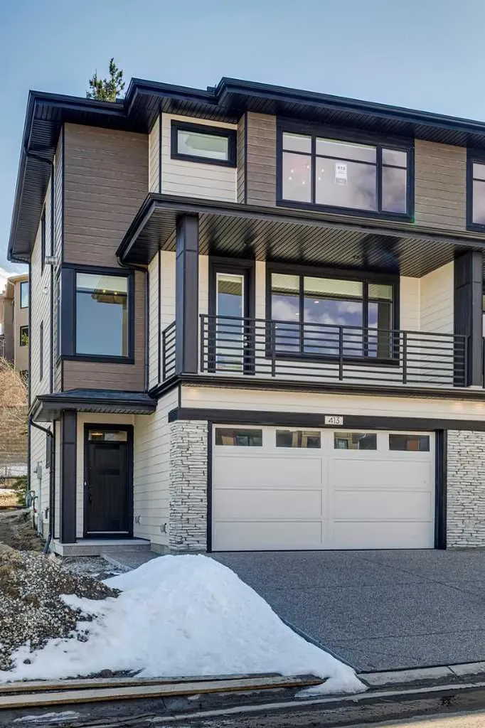 413 Shawnee Terrace SW Calgary AB T2Y 0X5