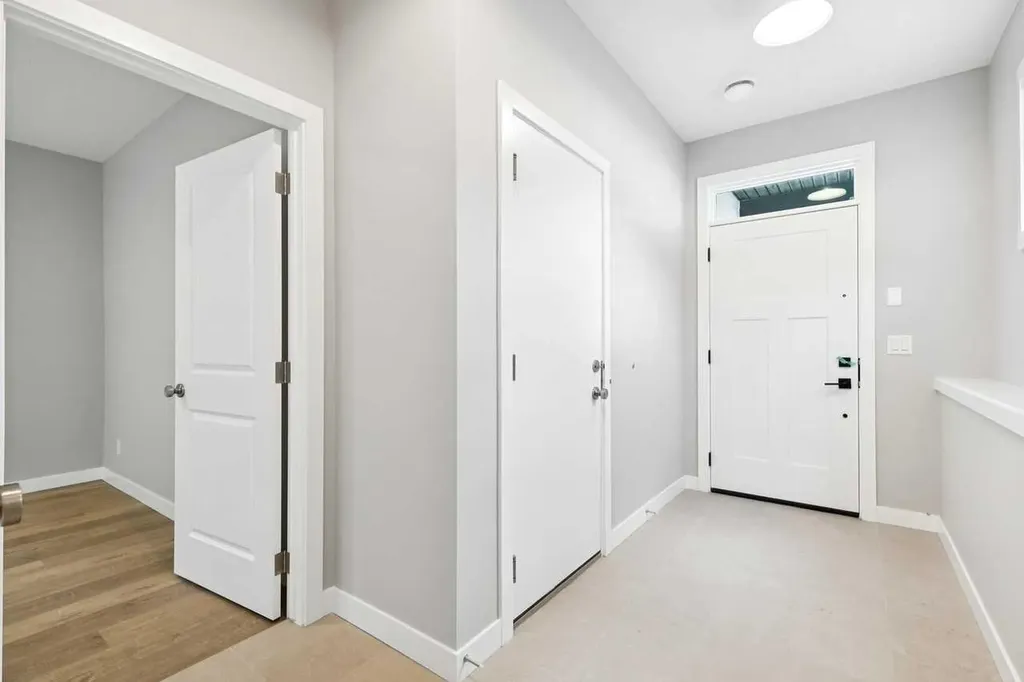 413 Shawnee Terrace SW Calgary AB T2Y 0X5