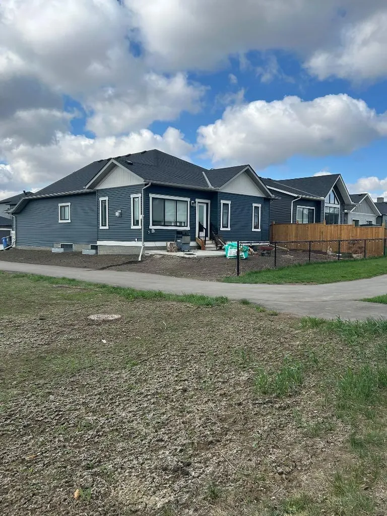 800 Mandalay Link Carstairs AB T0M 0N0