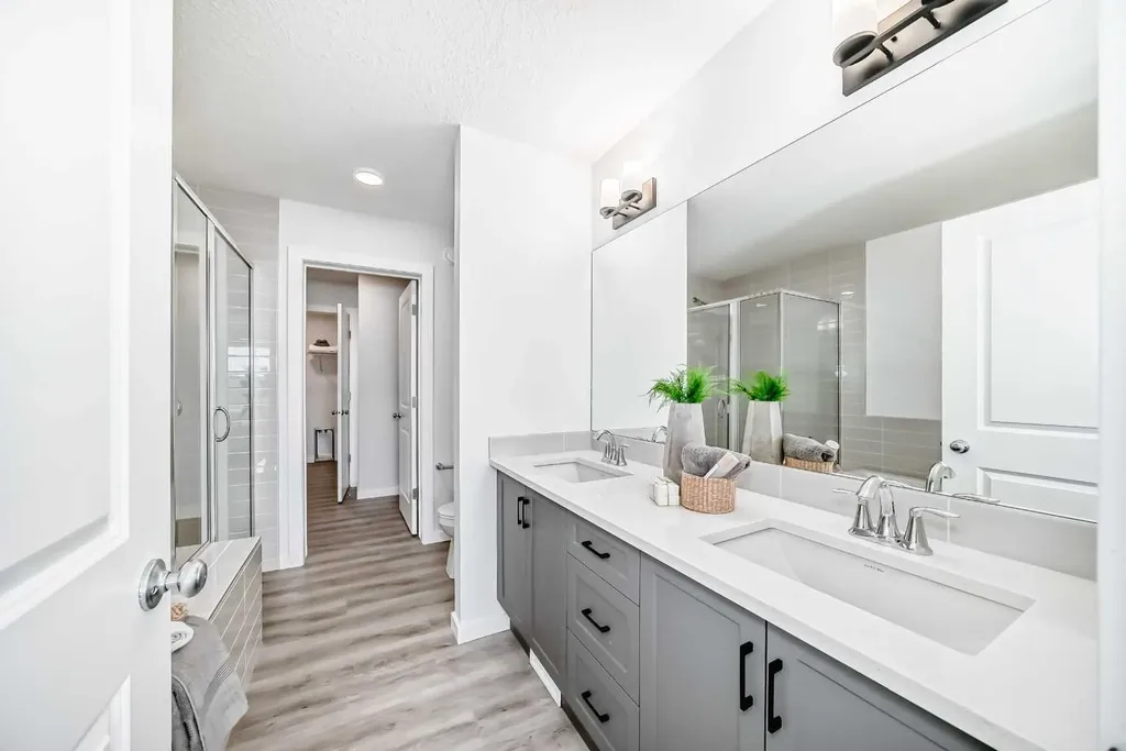 40 Osprey Hill Place SW Calgary AB T3B 6R9