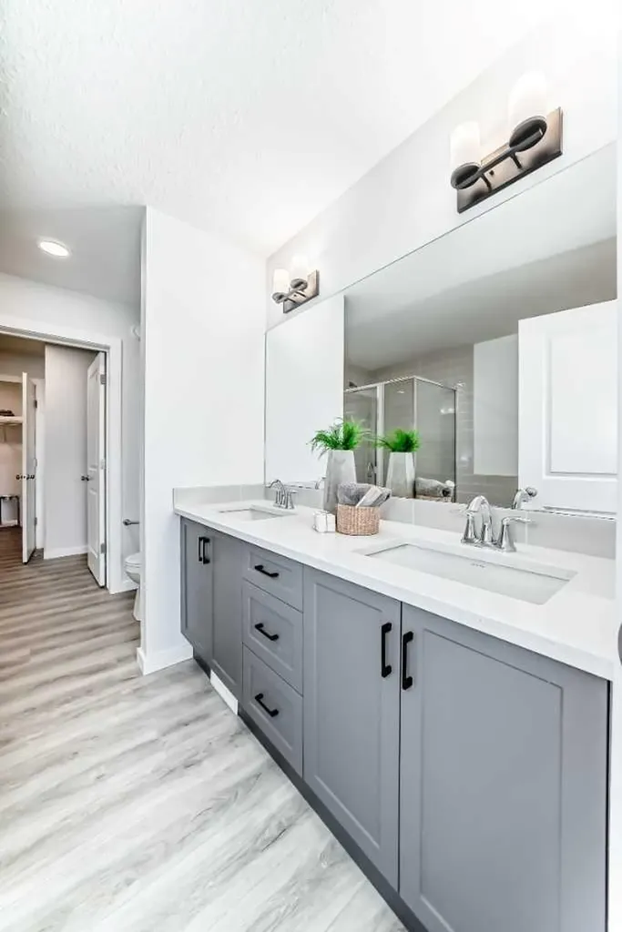 40 Osprey Hill Place SW Calgary AB T3B 6R9