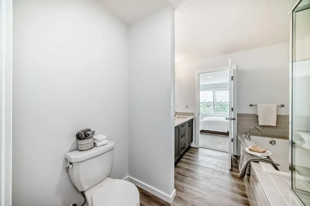 40 Osprey Hill Place SW Calgary AB T3B 6R9
