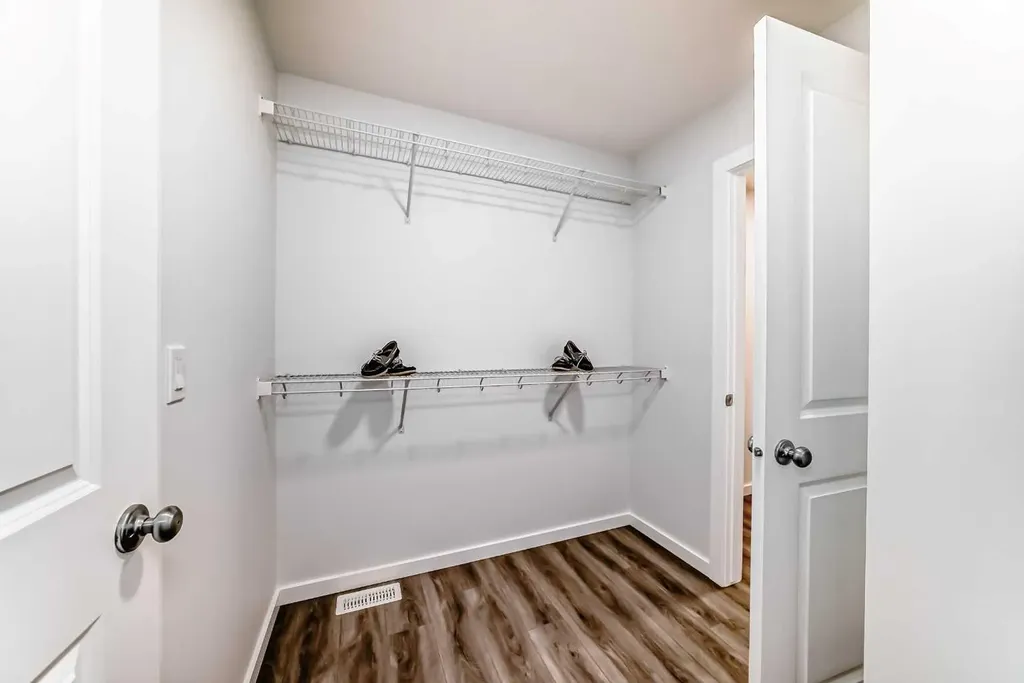 40 Osprey Hill Place SW Calgary AB T3B 6R9