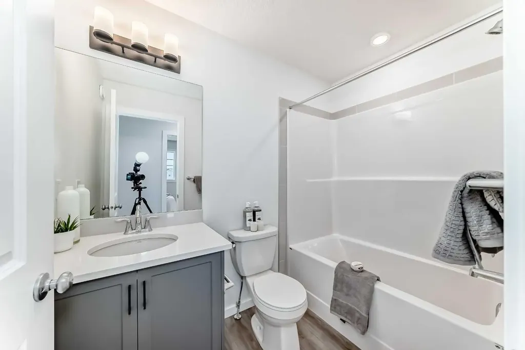 40 Osprey Hill Place SW Calgary AB T3B 6R9