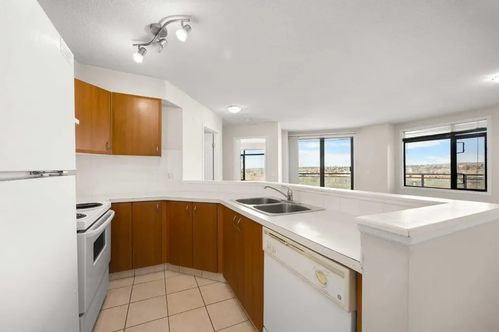1121 6 Avenue SW Calgary AB T2P 5J4