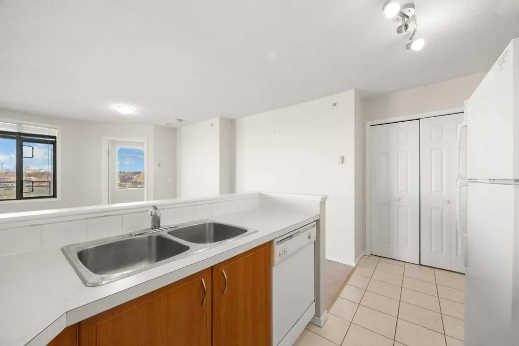 1121 6 Avenue SW Calgary AB T2P 5J4