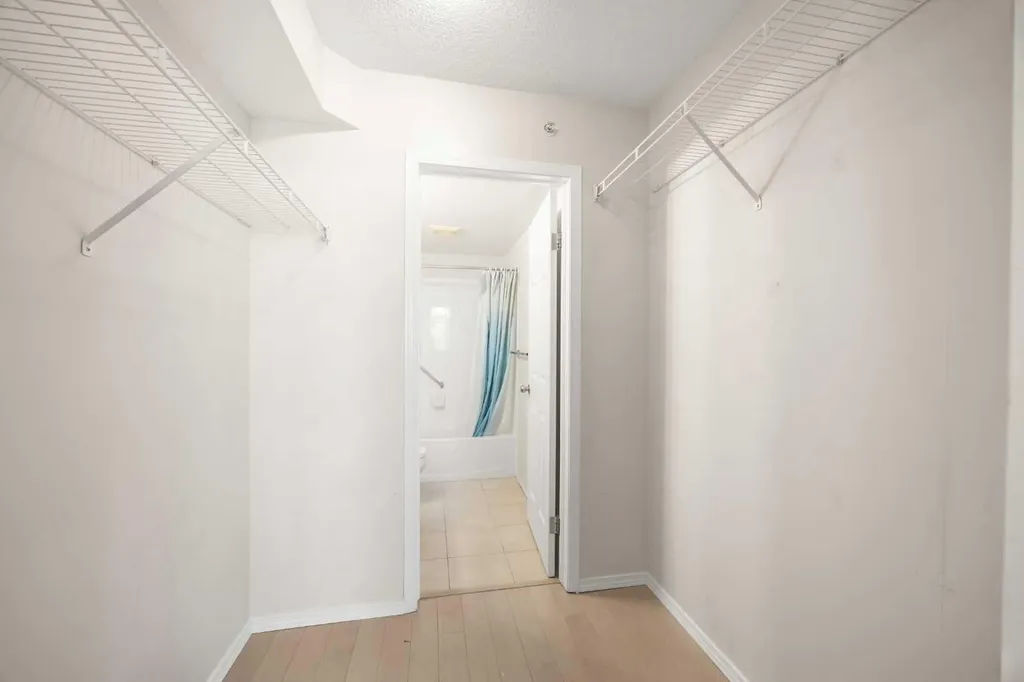 1121 6 Avenue SW Calgary AB T2P 5J4