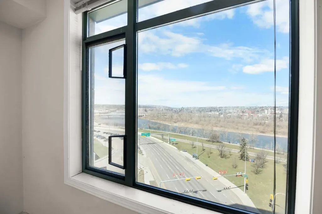 1121 6 Avenue SW Calgary AB T2P 5J4