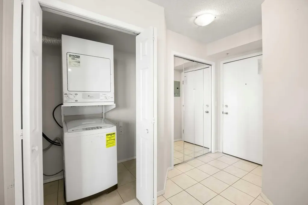 1121 6 Avenue SW Calgary AB T2P 5J4