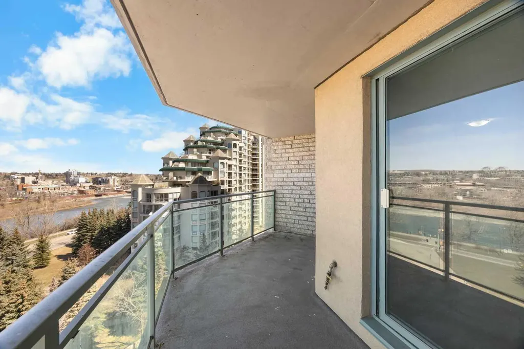 1121 6 Avenue SW Calgary AB T2P 5J4