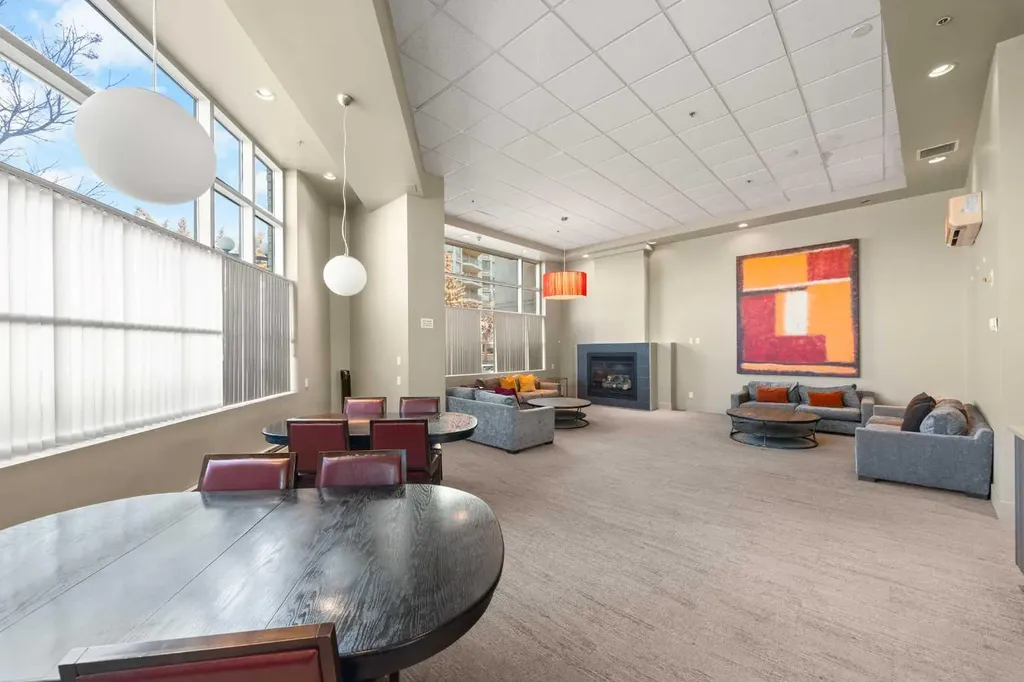 1121 6 Avenue SW Calgary AB T2P 5J4